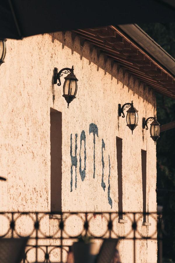 Hotel Fontaine Bleue Orta San Giulio Exterior foto